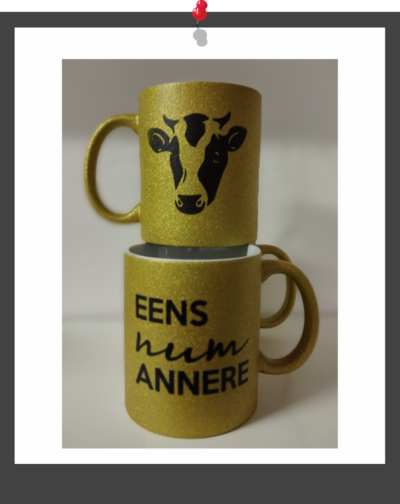 Eens-num-annere-Tasse